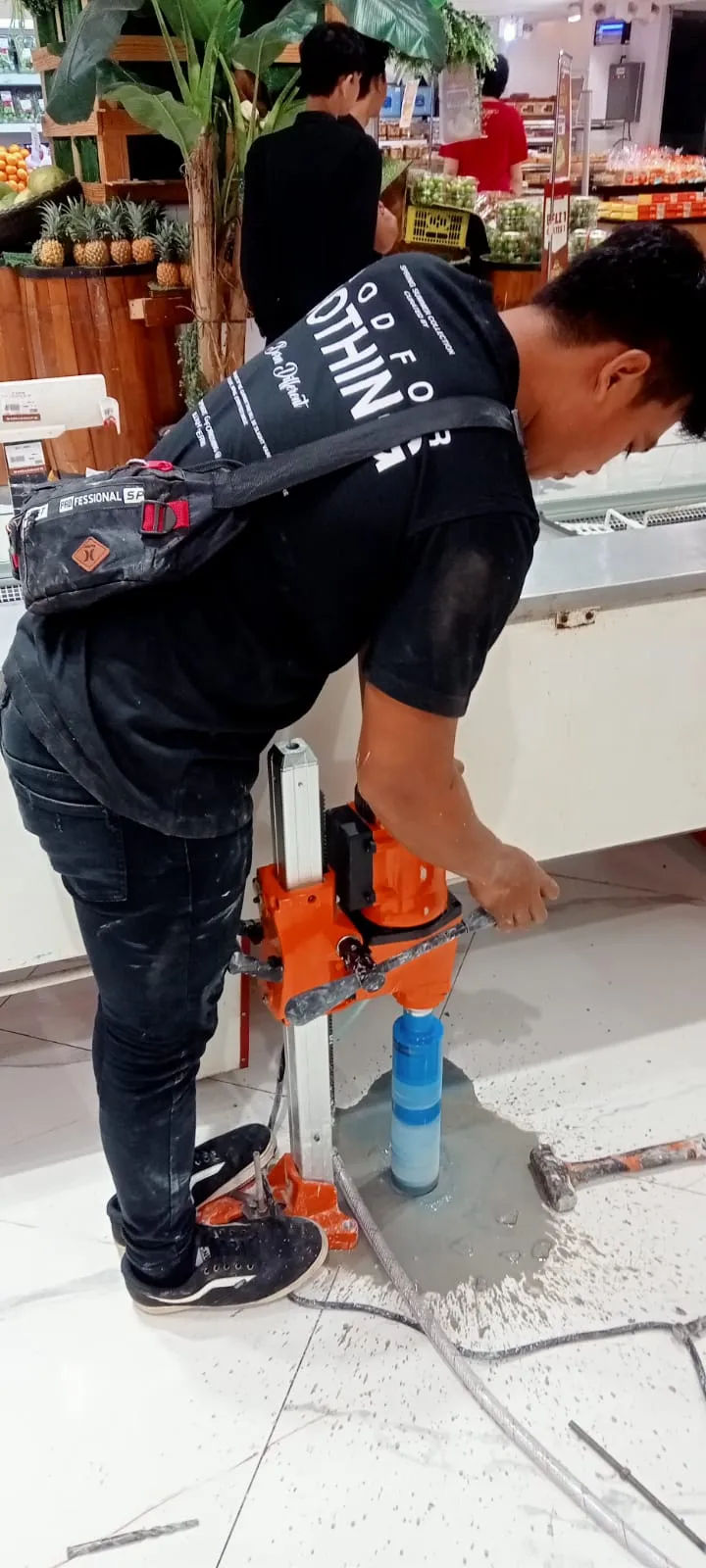 Pekerjaan Coring Lantai Proyek Transmart Cempaka Putih