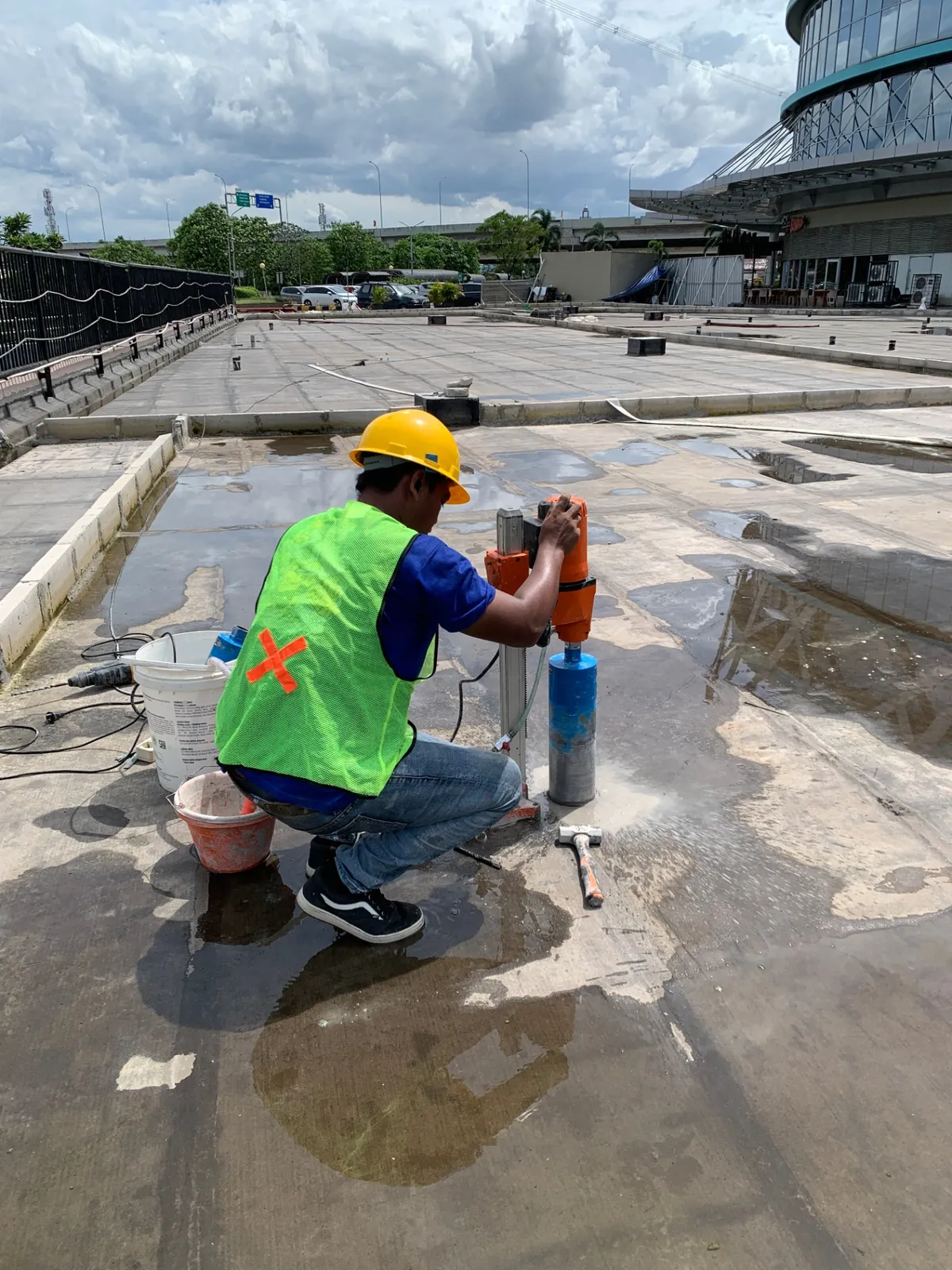 Pekerjaan Coring Lantai, Instalasi Pipa, Tes Kuat Tekan Beton