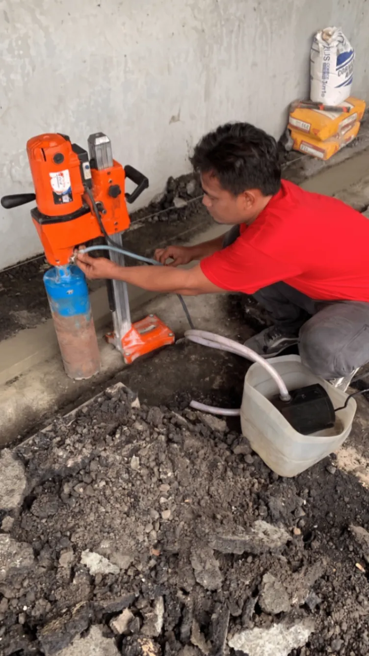 Pekerjaan Coring Lantai Proyek Perbaikan Dranase Parkir Roof Top Toyota Auto 2000 Cikupa